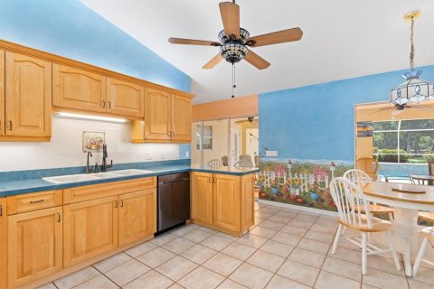 Villa ou maison à vendre à North Port, Floride: 4 chambres, 258.36 m2 № 2142899 - photo 16