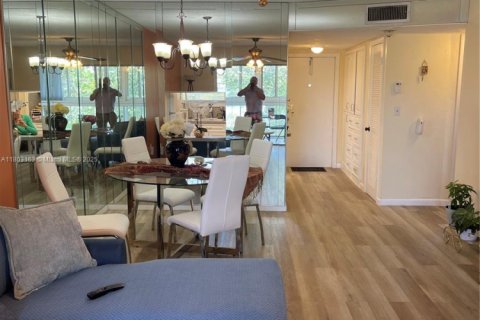 Copropriété à vendre à Sunrise, Floride: 2 chambres, 78.97 m2 № 1728961 - photo 7