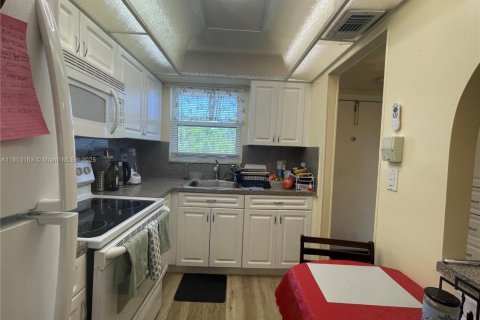 Copropriété à vendre à Sunrise, Floride: 2 chambres, 78.97 m2 № 1728961 - photo 4
