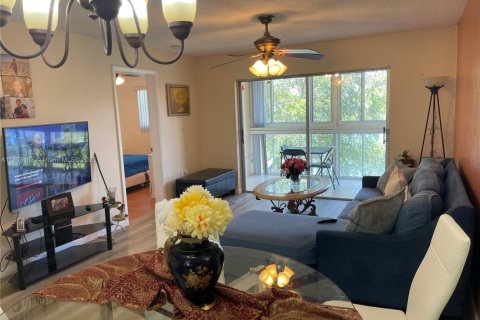 Copropriété à vendre à Sunrise, Floride: 2 chambres, 78.97 m2 № 1728961 - photo 2