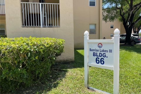 Copropriété à vendre à Sunrise, Floride: 2 chambres, 78.97 m2 № 1728961 - photo 24