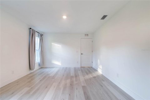 House in Fort Meade, Florida 3 bedrooms, 143.53 sq.m. № 2129663 - photo 25