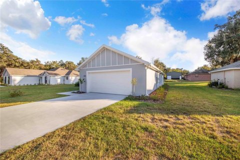 House in Fort Meade, Florida 3 bedrooms, 143.53 sq.m. № 2129663 - photo 4