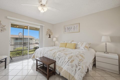Condo in Boynton Beach, Florida, 1 bedroom № 2180173 - photo 20
