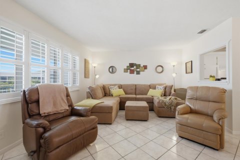 Condo in Boynton Beach, Florida, 1 bedroom № 2180173 - photo 9