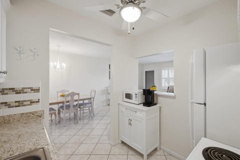 Condo in Boynton Beach, Florida, 1 bedroom № 2180173 - photo 17