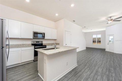 Townhouse in Dundee, Florida 3 bedrooms, 168.8 sq.m. № 1903777 - photo 3