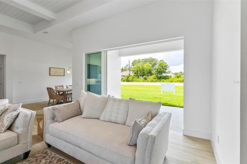 House in Palm Coast, Florida 3 bedrooms, 179.39 sq.m. № 2107283 - photo 6