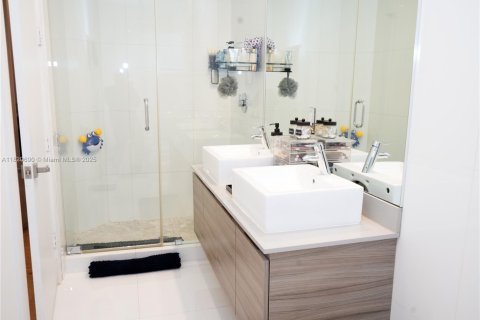 Touwnhouse à vendre à Miami, Floride: 3 chambres, 191.01 m2 № 1782130 - photo 15