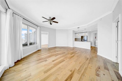 Condo in Tampa, Florida, 2 bedrooms  № 1675232 - photo 15