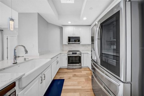 Condo in Tampa, Florida, 2 bedrooms  № 1675232 - photo 7