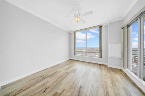 Condo in Tampa, Florida, 2 bedrooms  № 1675232 - photo 20