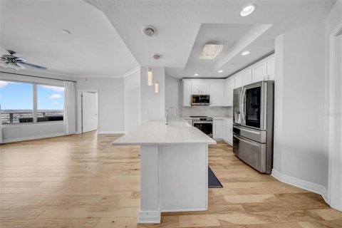 Condo in Tampa, Florida, 2 bedrooms  № 1675232 - photo 4