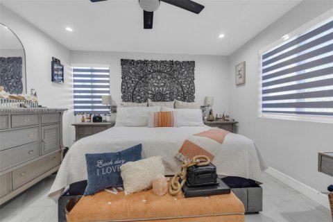 House in Miami, Florida 1 bedroom, 152.17 sq.m. № 1714066 - photo 19