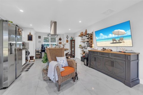 House in Miami, Florida 1 bedroom, 152.17 sq.m. № 1714066 - photo 8