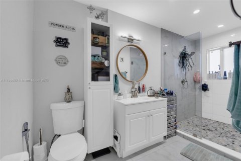 House in Miami, Florida 1 bedroom, 152.17 sq.m. № 1714066 - photo 24