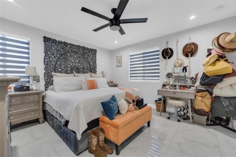 House in Miami, Florida 1 bedroom, 152.17 sq.m. № 1714066 - photo 18