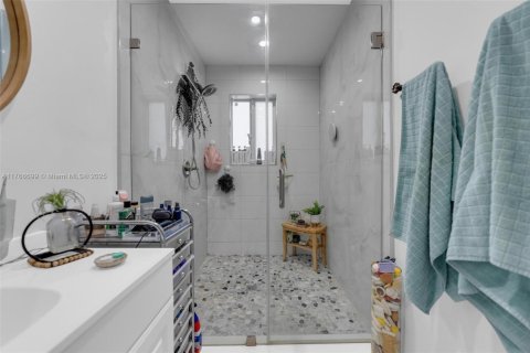 House in Miami, Florida 1 bedroom, 152.17 sq.m. № 1714066 - photo 22