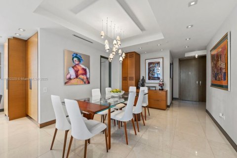 Condominio en venta en Miami, Florida, 2 dormitorios, 164.99 m2 № 1809267 - foto 13