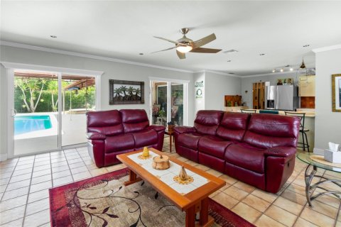 House in Coral Springs, Florida 4 bedrooms, 201.97 sq.m. № 1155502 - photo 1