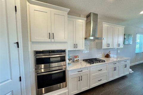 House in Bradenton, Florida 4 bedrooms, 305.09 sq.m. № 1670624 - photo 10