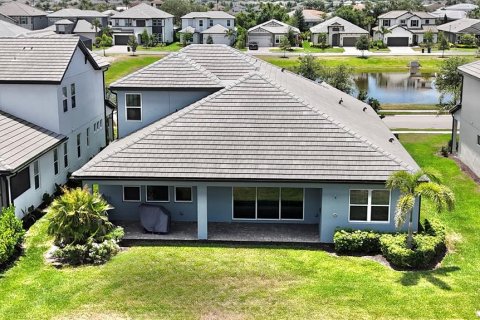 House in Bradenton, Florida 4 bedrooms, 305.09 sq.m. № 1670624 - photo 3