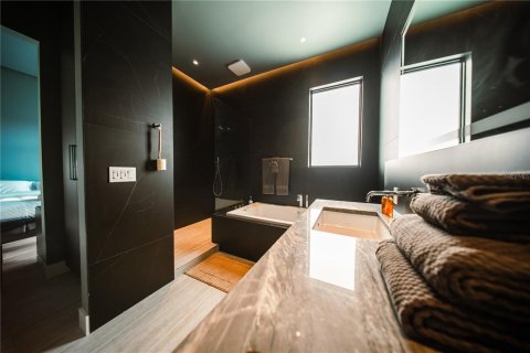 Casa en venta en Sarasota, Florida, 4 dormitorios, 221.66 m2 № 1662480 - foto 13