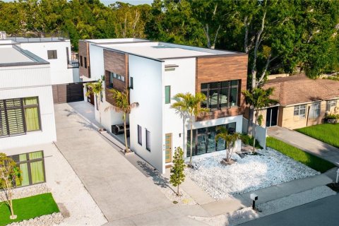 Casa en venta en Sarasota, Florida, 4 dormitorios, 221.66 m2 № 1662480 - foto 1