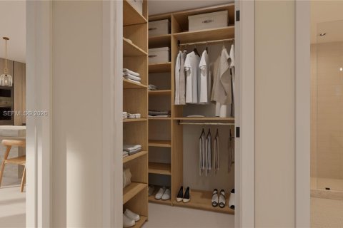 Condo in Coral Gables, Florida, 3 bedrooms  № 2052788 - photo 9