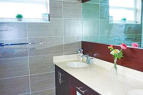 Townhouse in Pembroke Pines, Florida 3 bedrooms, 151.24 sq.m. № 1874267 - photo 14