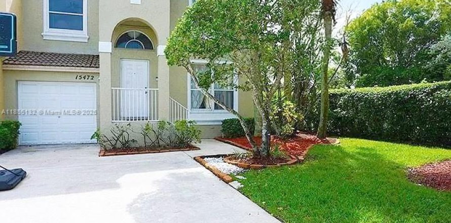 Townhouse in Pembroke Pines, Florida 3 bedrooms, 151.24 sq.m. № 1874267