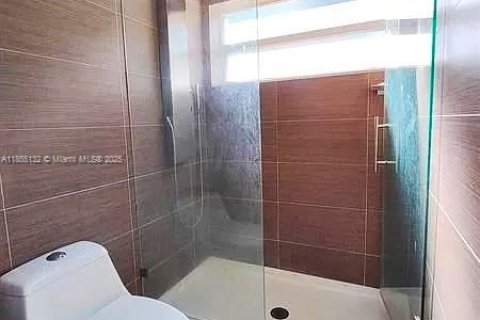 Townhouse in Pembroke Pines, Florida 3 bedrooms, 151.24 sq.m. № 1874267 - photo 16