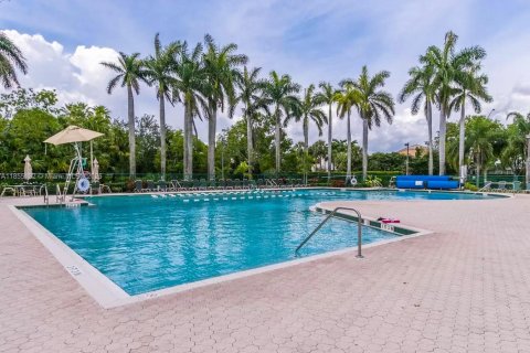 Townhouse in Pembroke Pines, Florida 3 bedrooms, 151.24 sq.m. № 1874267 - photo 25