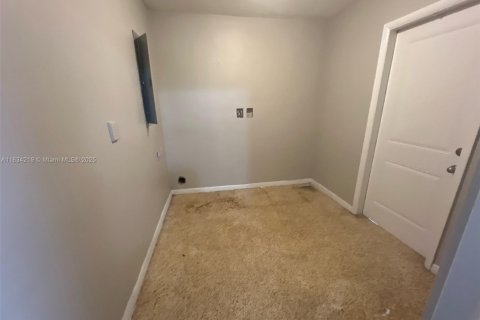 Casa en venta en Miami Gardens, Florida, 3 dormitorios, 121.52 m2 № 1814027 - foto 6