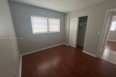 Casa en venta en Miami Gardens, Florida, 3 dormitorios, 121.52 m2 № 1814027 - foto 15