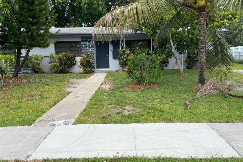 Casa en venta en Miami Gardens, Florida, 3 dormitorios, 121.52 m2 № 1814027 - foto 21