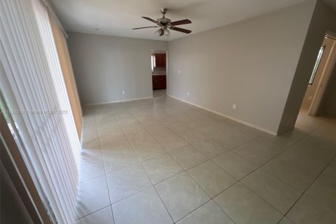 Casa en venta en Miami Gardens, Florida, 3 dormitorios, 121.52 m2 № 1814027 - foto 8