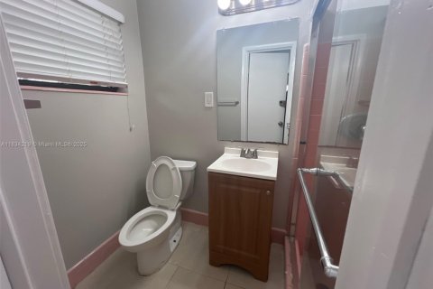 Casa en venta en Miami Gardens, Florida, 3 dormitorios, 121.52 m2 № 1814027 - foto 13
