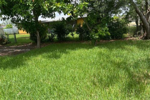 Casa en venta en Miami Gardens, Florida, 3 dormitorios, 121.52 m2 № 1814027 - foto 20