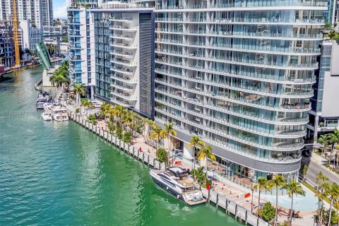 Condominio en venta en Miami, Florida, 2 dormitorios, 133.5 m2 № 1877627 - foto 2