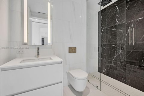 Condominio en venta en Miami, Florida, 2 dormitorios, 133.5 m2 № 1877627 - foto 23