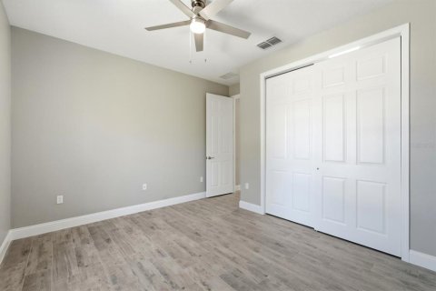 House in Palm Coast, Florida 3 bedrooms, 166.11 sq.m. № 2110274 - photo 22