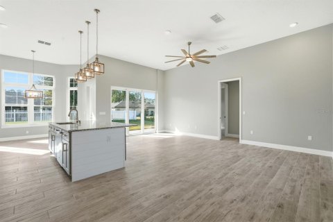 House in Palm Coast, Florida 3 bedrooms, 166.11 sq.m. № 2110274 - photo 4