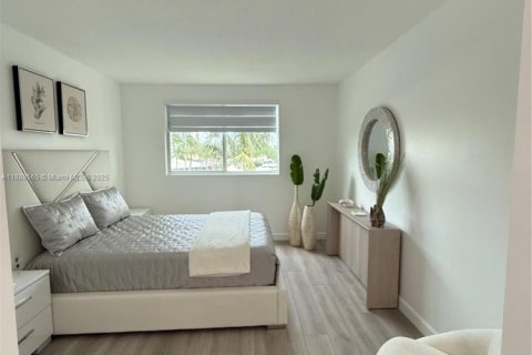 Condo in Hallandale Beach, Florida, 2 bedrooms № 2274079 - photo 21