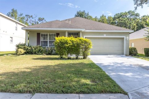 House in New Port Richey, Florida 4 bedrooms, 182.83 sq.m. № 1898564 - photo 1