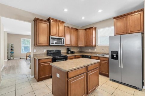 House in New Port Richey, Florida 4 bedrooms, 182.83 sq.m. № 1898564 - photo 8