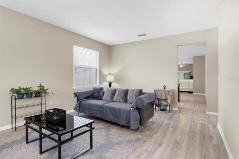 House in New Port Richey, Florida 4 bedrooms, 182.83 sq.m. № 1898564 - photo 4