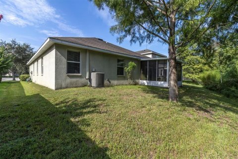 House in New Port Richey, Florida 4 bedrooms, 182.83 sq.m. № 1898564 - photo 30