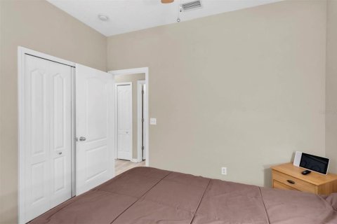 House in New Port Richey, Florida 4 bedrooms, 182.83 sq.m. № 1898564 - photo 23