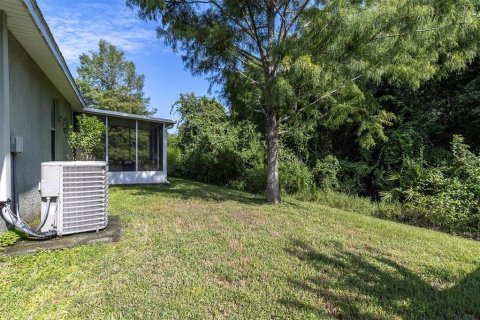 House in New Port Richey, Florida 4 bedrooms, 182.83 sq.m. № 1898564 - photo 29